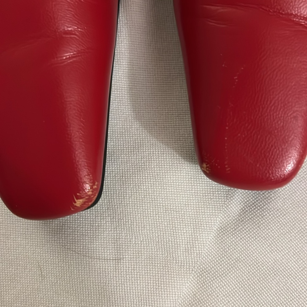 Red Pumps - image 5